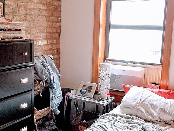 3rd image of 240 E 28th St APT 28