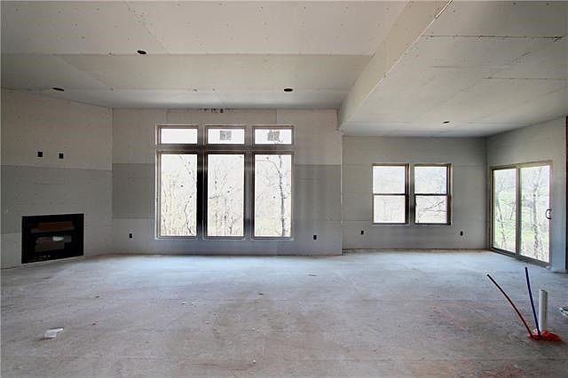 2nd image of 7355 N Lamar Dr