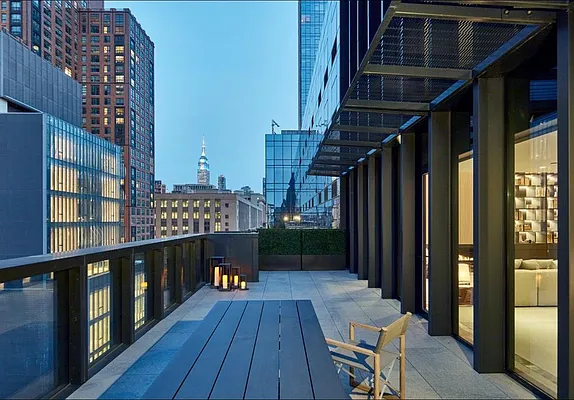 Rented by Compass | media 22