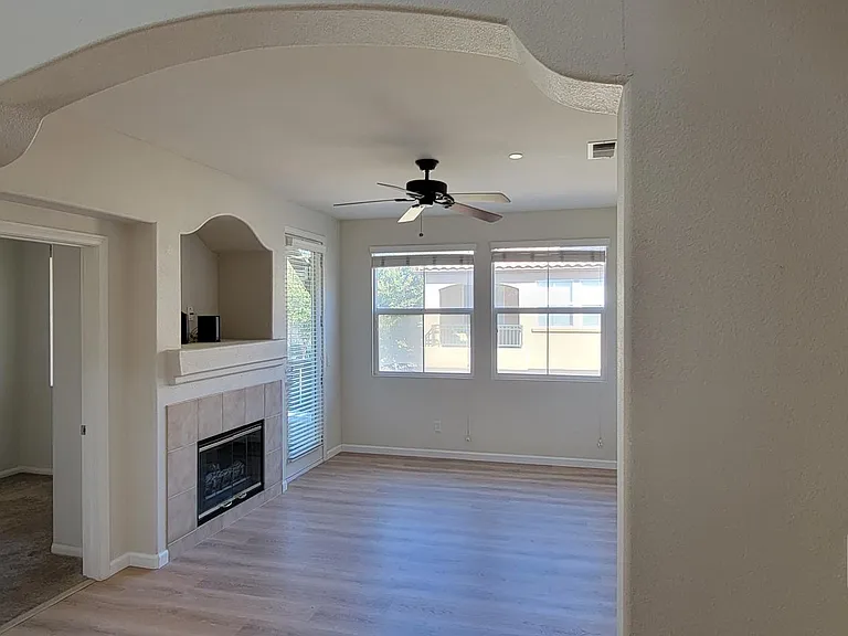 895 Custer Ave — Photo 13