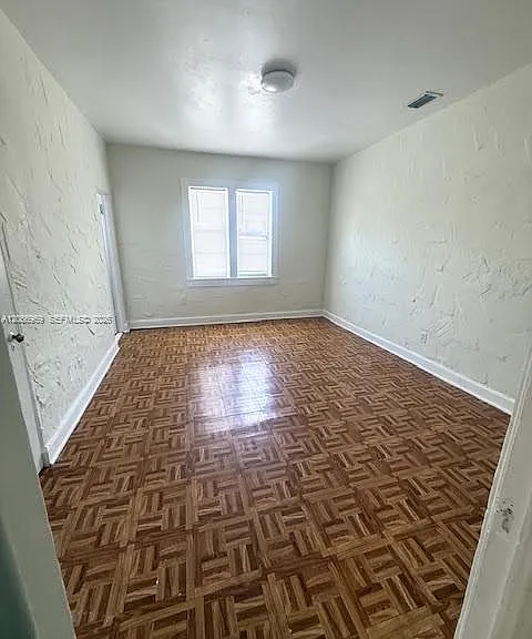 222 28th St #6 — Photo 8