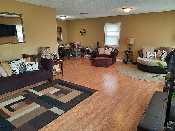 2nd image of 5008 Mansfield Ln