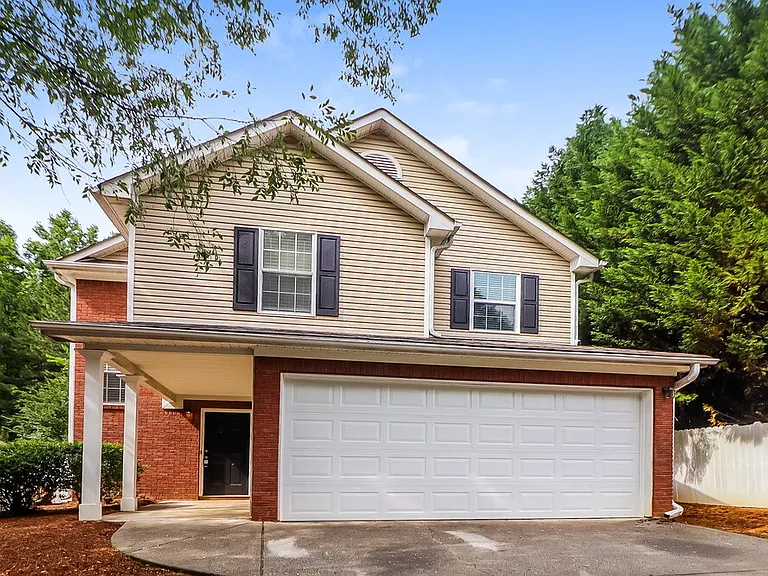 3242 Liberty Commons Dr NW — Photo 1