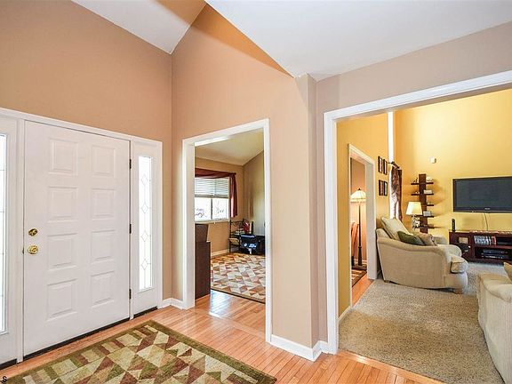 4th image of 1003 Caralena Ct