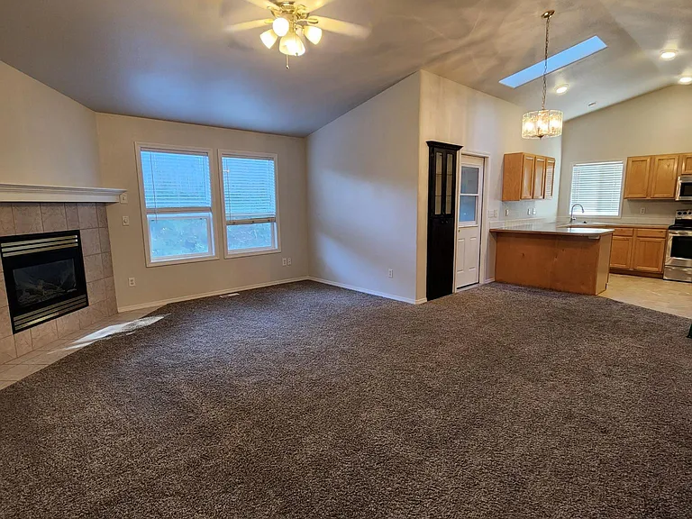 1377 W Chance Ct — Photo 4