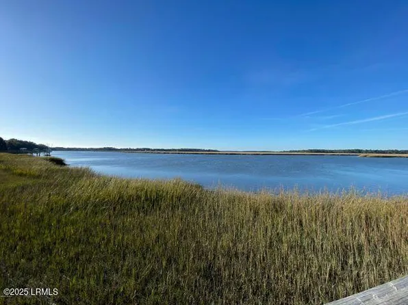 105 Jenkins Bluff Dr, Saint Helena Island, SC 29920