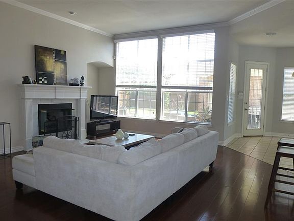 3rd image of 2508 Sir Percival Ln