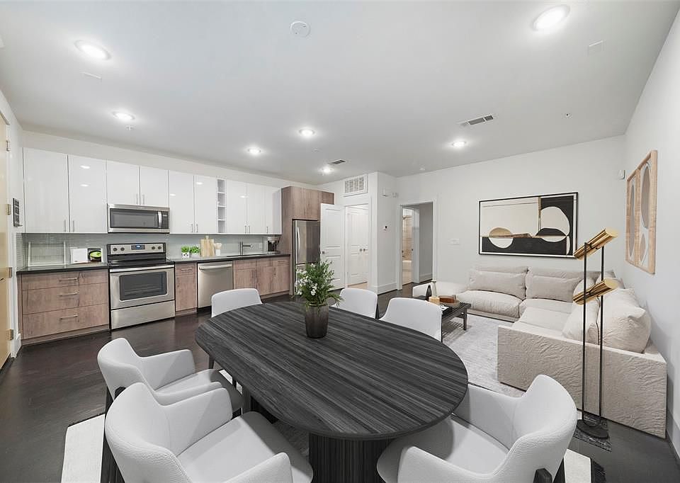 1st image of 2401 Crawford St #2106