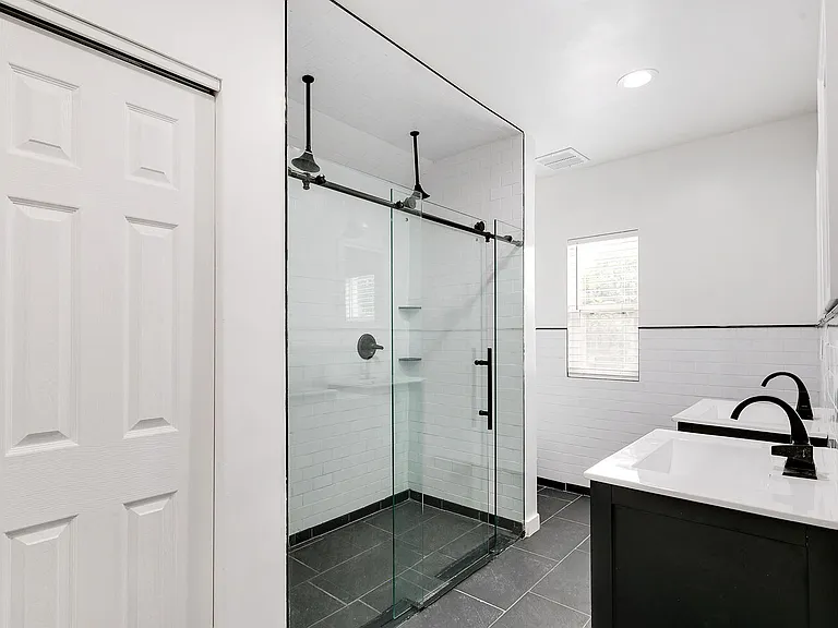 1579 N Franklin St #H — Photo 18