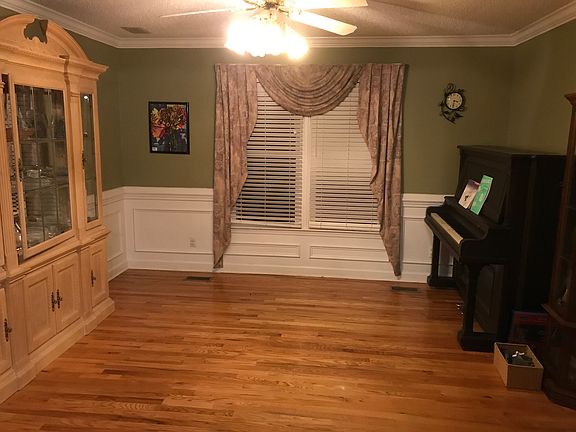 Formal dining room