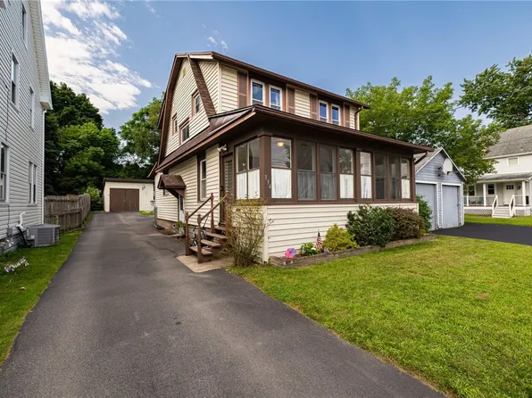 334 W Elm St, East Rochester, NY 14445