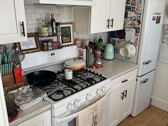 4th image of 1831 E Marion St #1831