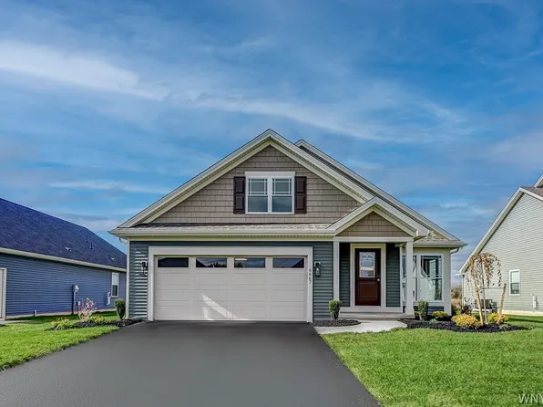 6667 Curtis Ct, Lockport, NY 14094