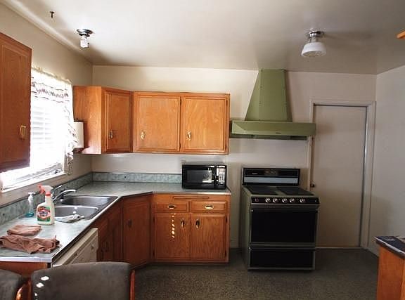 3rd image of 3832 Plymouth Dr