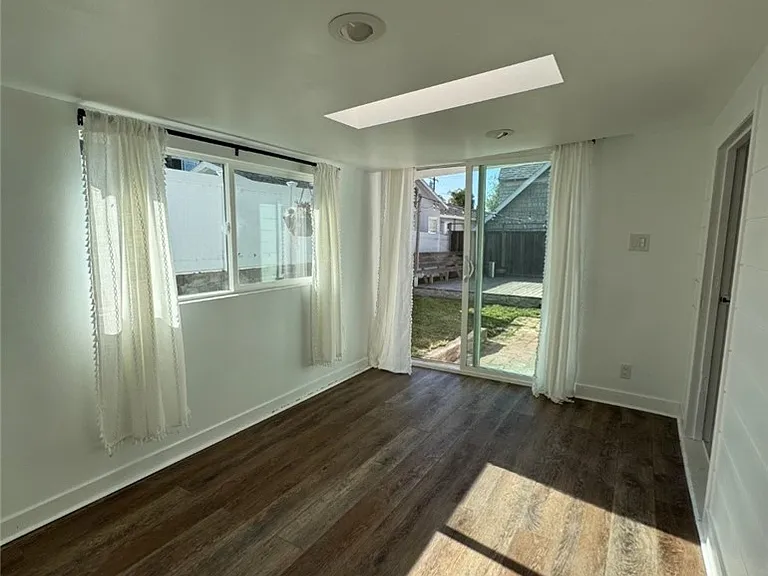 919 N Herrin St — Photo 19