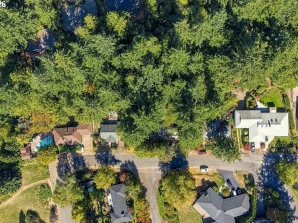 2211 SW Martha St, Portland, OR 97239