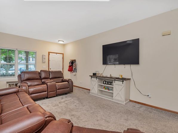 2819 Sun Valley Dr, Plainfield, IL 60586