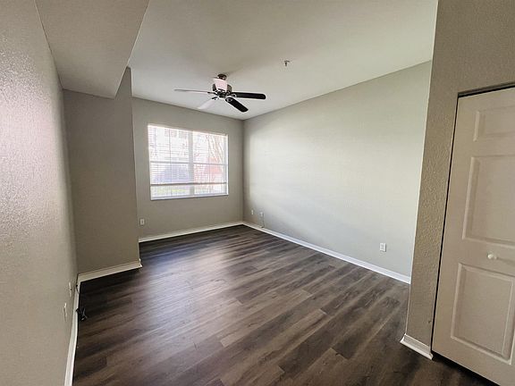 5th image of 4007 Venetian Bay Dr Unit 105-1