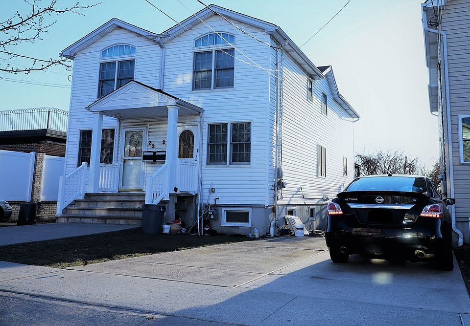 1st image of 20 Wellbrook Ave