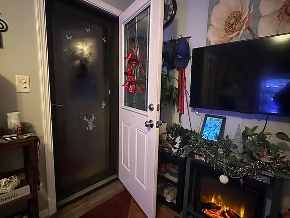 4th image of 2408 Sunnyside Ave