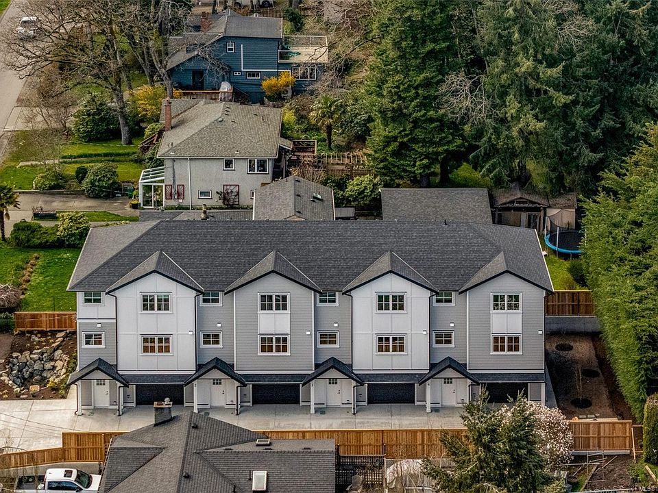 1st image of 990 McBriar Ave #1