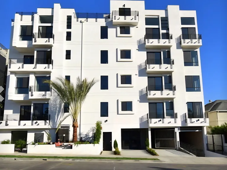 1046 S Serrano Ave #301 — Photo 8