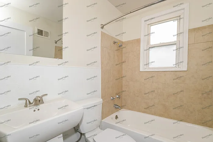 9528 Ridge Ave — Photo 10