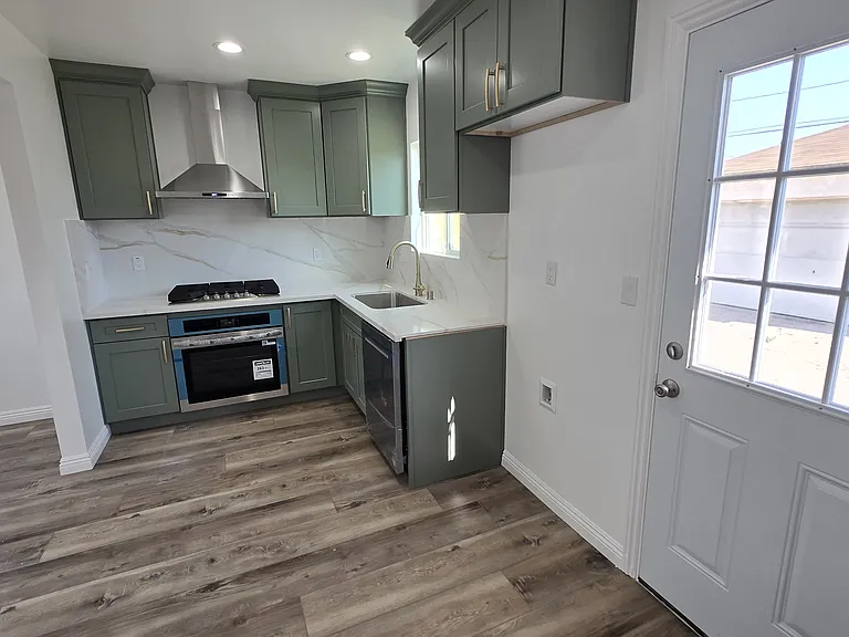 8132 Franklin St — Photo 12