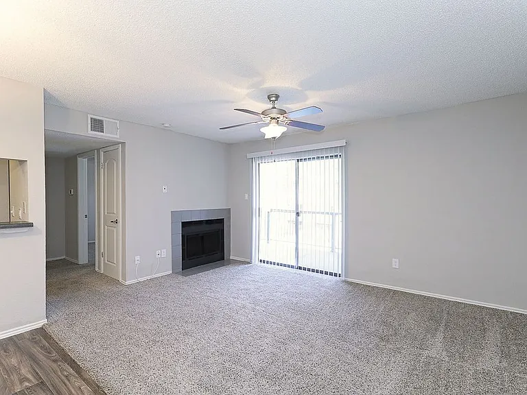 City Crest Apartments — Photo 38