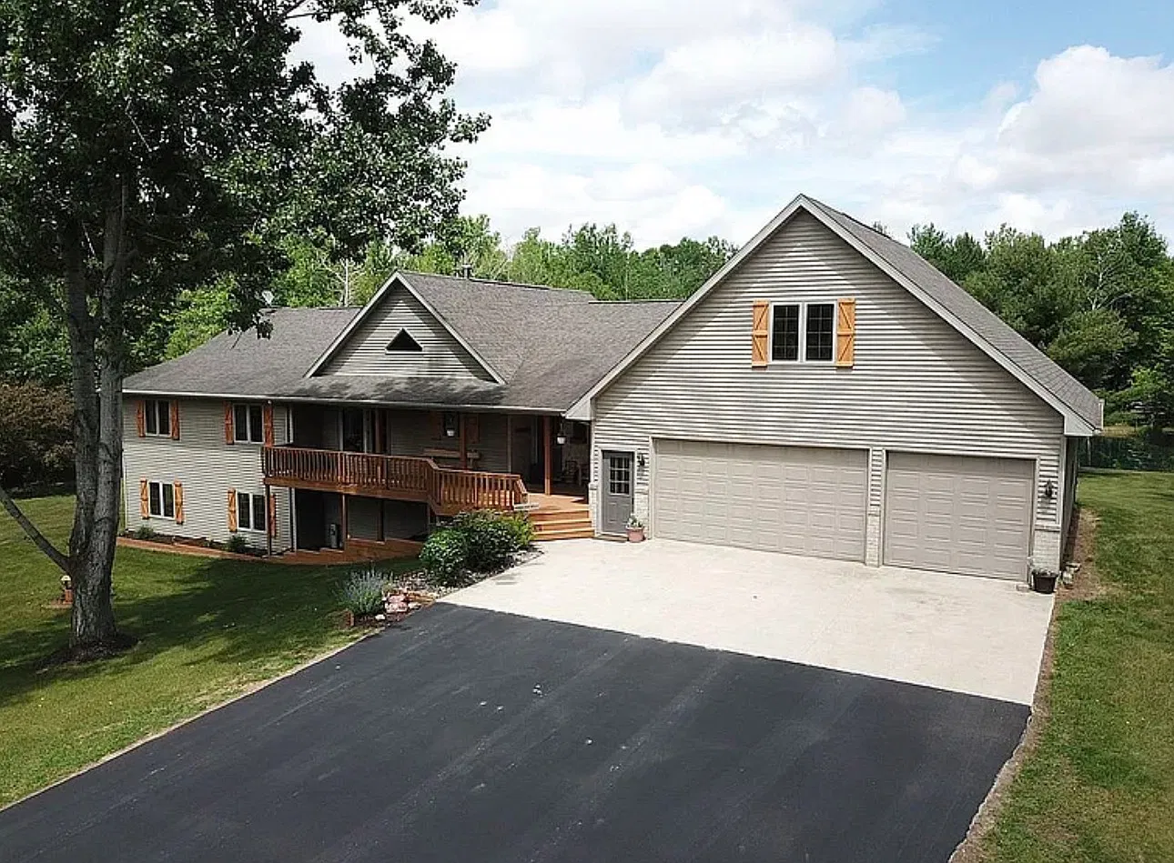 5 bed, 4000 sqft, $4,500 — Photo 2