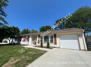 1825 N Kaspar Ave, Arlington Heights, IL 60004