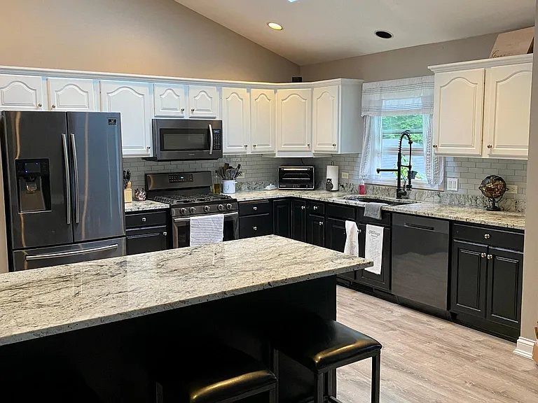 2412 S Driftwood Dr — Photo 4