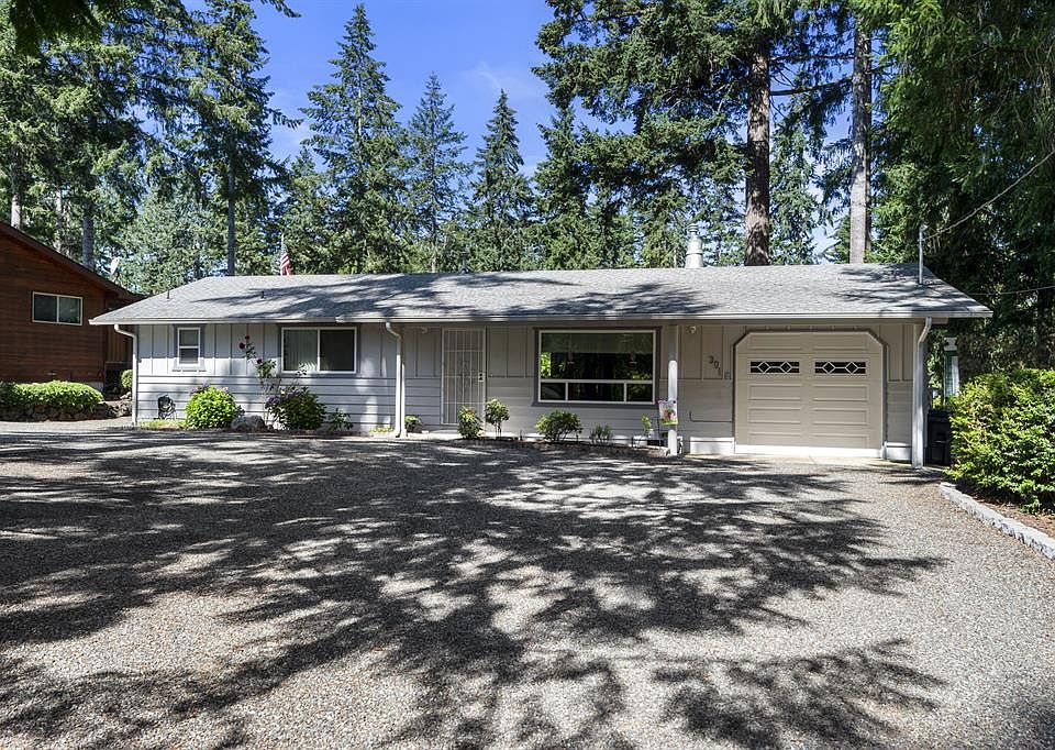 1st image of 301 E Saint Andrews Dr