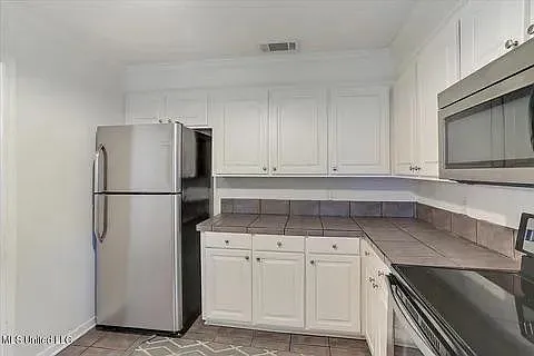631 Live Oak Dr — Photo 10