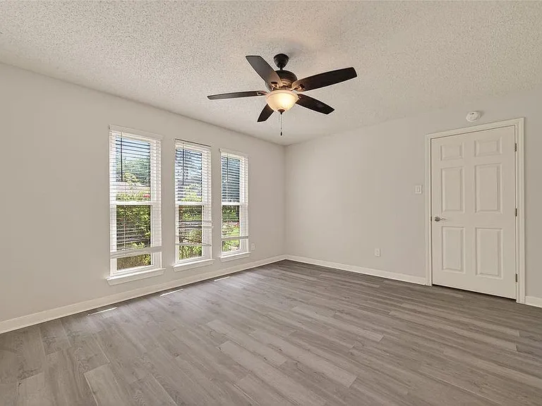14507 Ravenhurst Ln — Photo 33