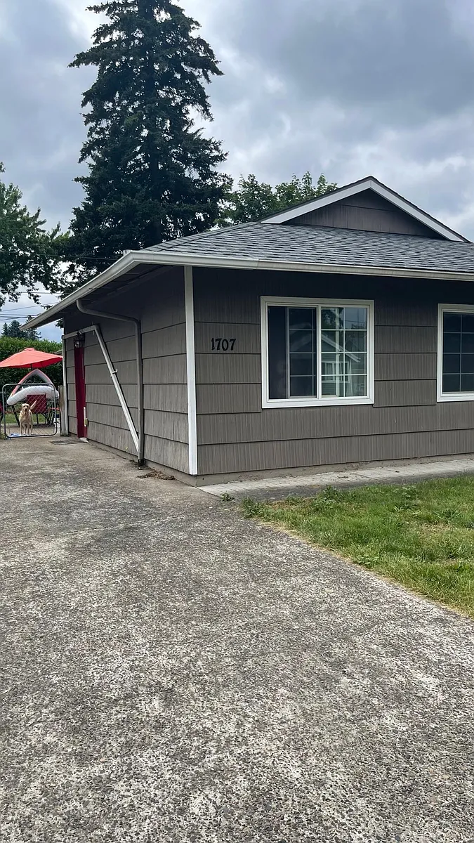 Building Photo - 1707 SE 158th Ave