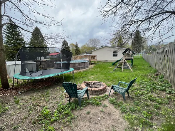 319 N Sears St, Reed City, MI 49677