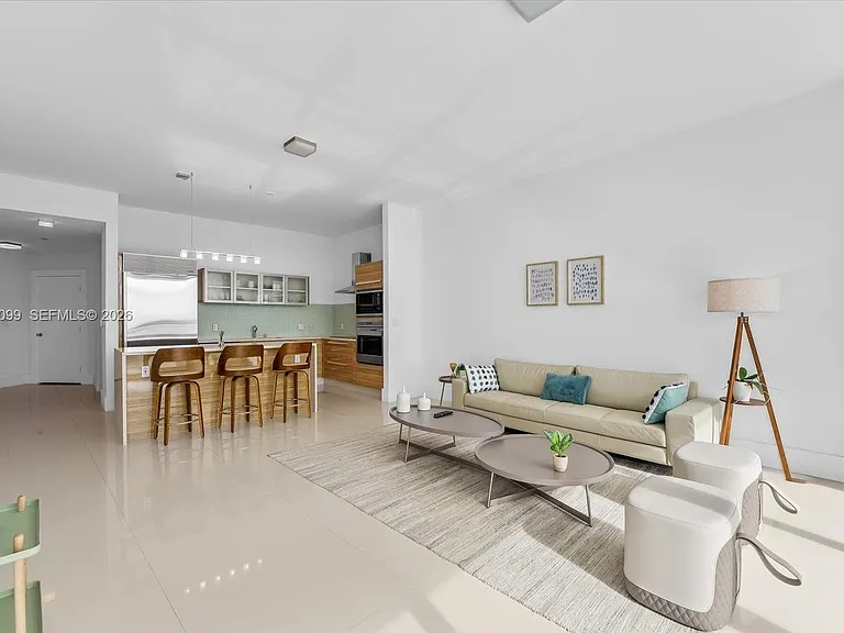 2020 N Bayshore Dr #605 — Photo 7