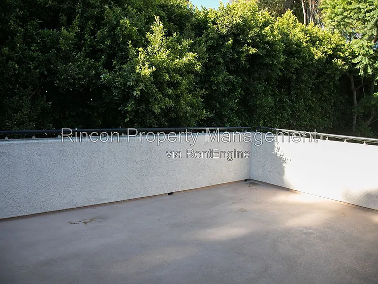 584 Doyle Ln — Photo 3