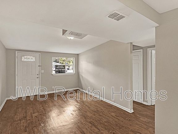 5th image of 9721 Aberdare Ave W