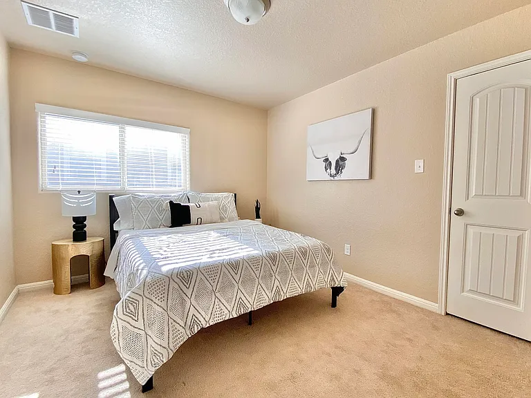 11235 Silver Rose — Photo 23