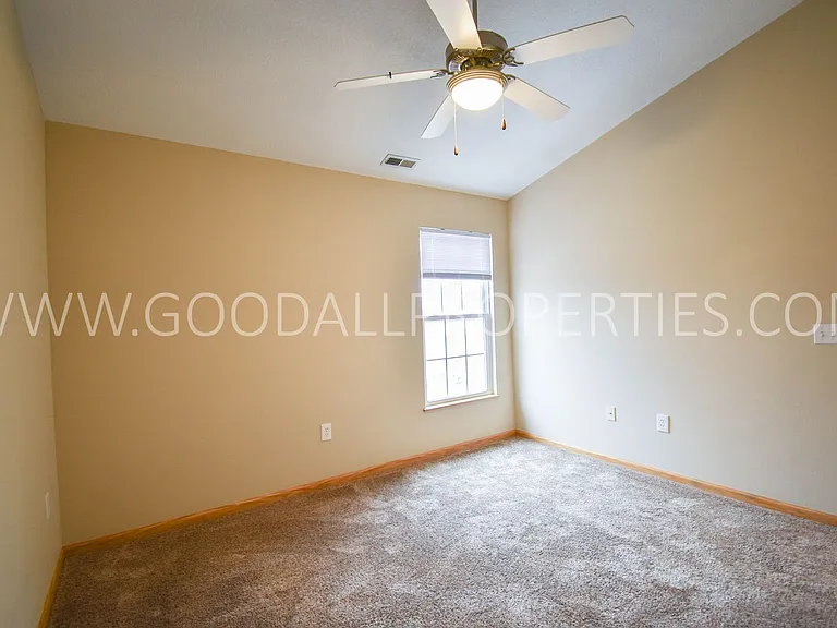 15404 Townsend Ave — Photo 11