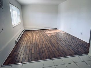 555 Deepwoods Dr APT 1C, Mundelein, IL 60060