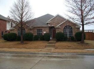 401 Kyle Ln, Lewisville, TX 75067