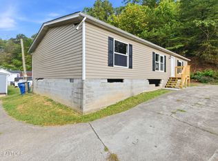 445 W Broad St, Clinton, TN 37716