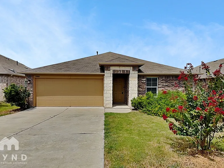 10808 Seguin St — Photo 1