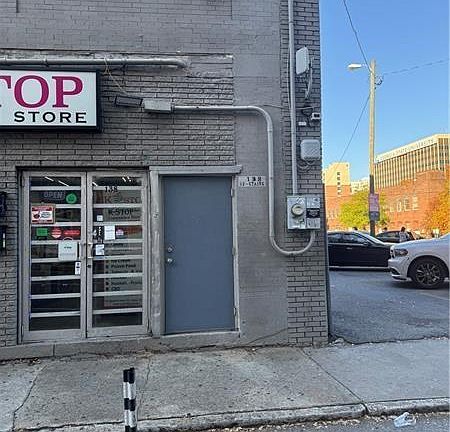 2nd image of 138 Edgewood Ave NE