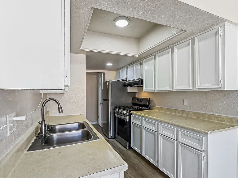 10604 Springwood Dr #D — Photo 5