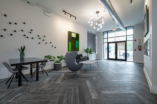 3rd image of 1521 W Howard St #409