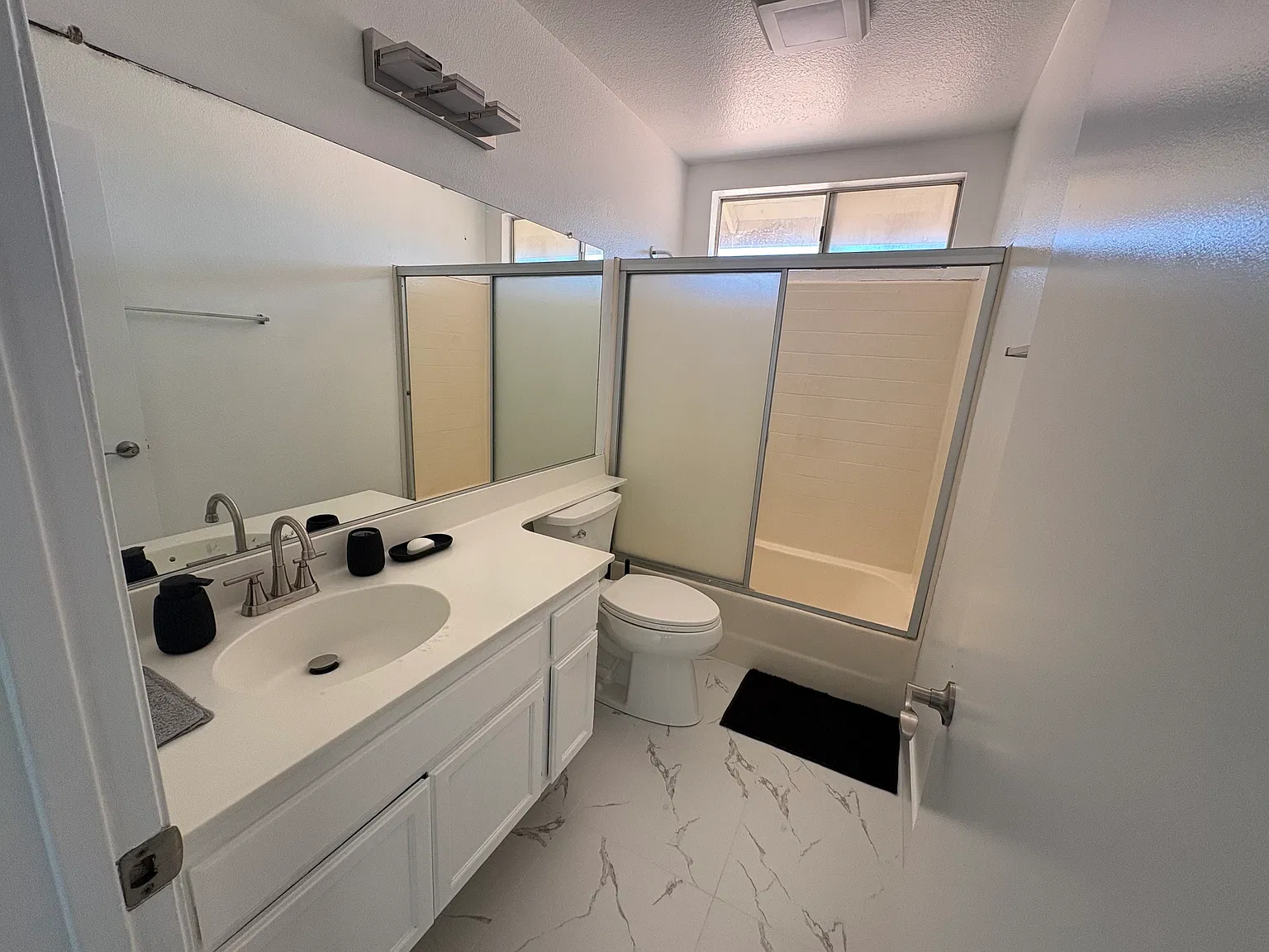 3 bed, 2.5 bath, 1585 sqft, $1,200 — Photo 4